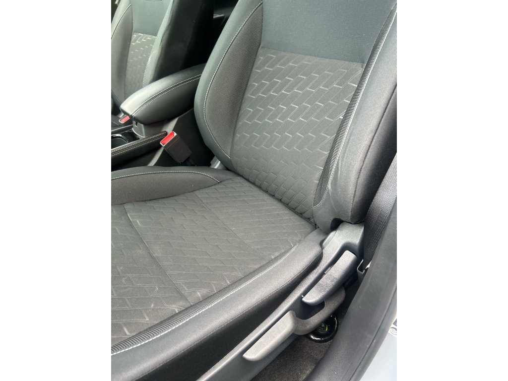 Used 2023 Nissan Kicks SV w/ Interior Electronics Package FWD image 15