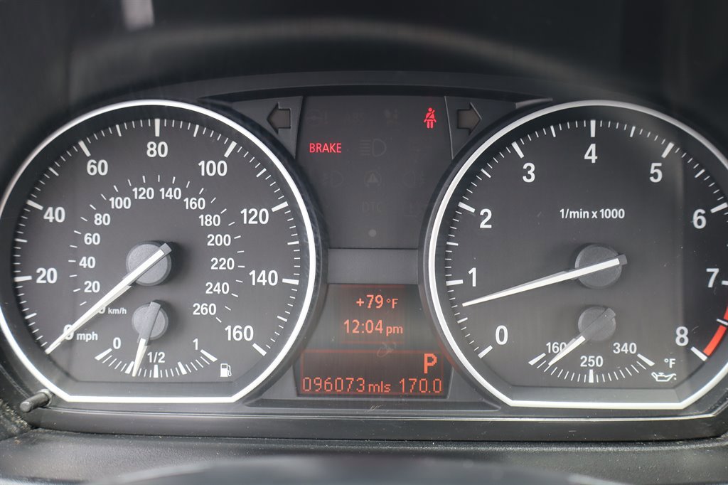 Used 2011 BMW 135i Convertible RWD image 28