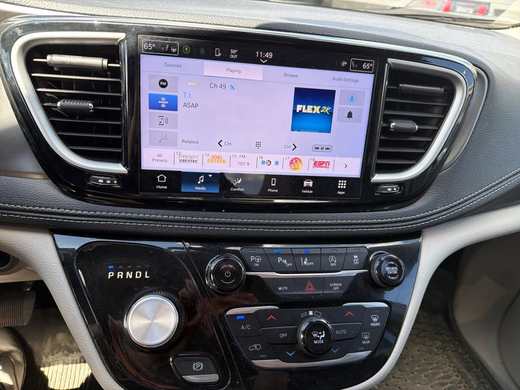 Used 2024 Chrysler Pacifica Touring-L w/ Road Tripper Package FWD image 13