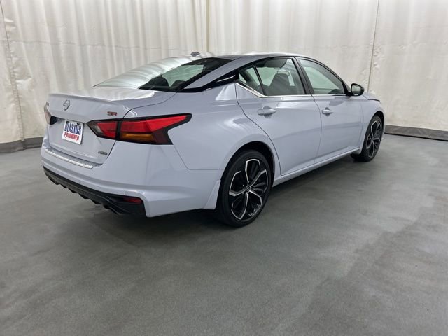 Used 2023 Nissan Altima 2.5 SR w/ SR Premium Package image 6