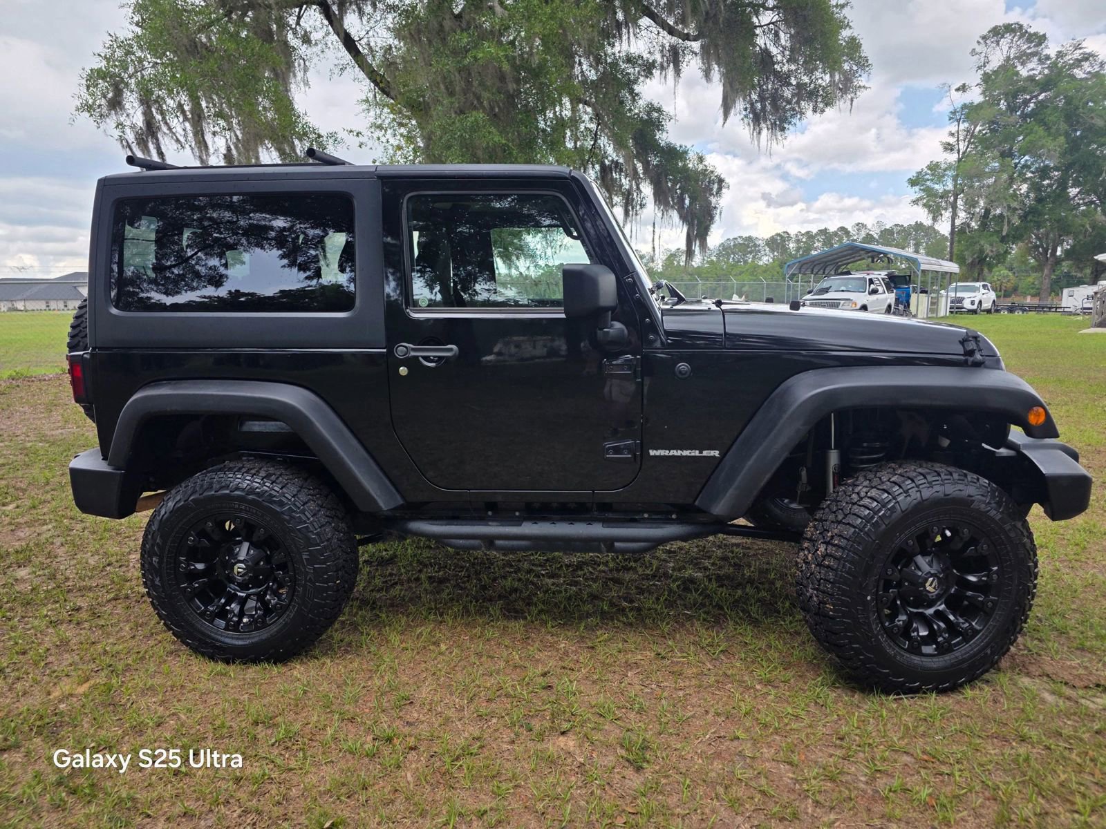 Used 2011 Jeep Wrangler Rubicon w/ PWR Convenience Group AWD/4WD image 3
