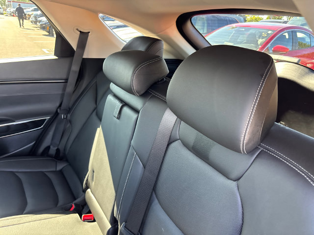 Used 2025 Genesis GV70 2.5T AWD/4WD image 3