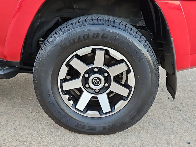 Used 2021 Toyota 4Runner TRD Off-Road Premium w/ Moonroof Package AWD/4WD image 25