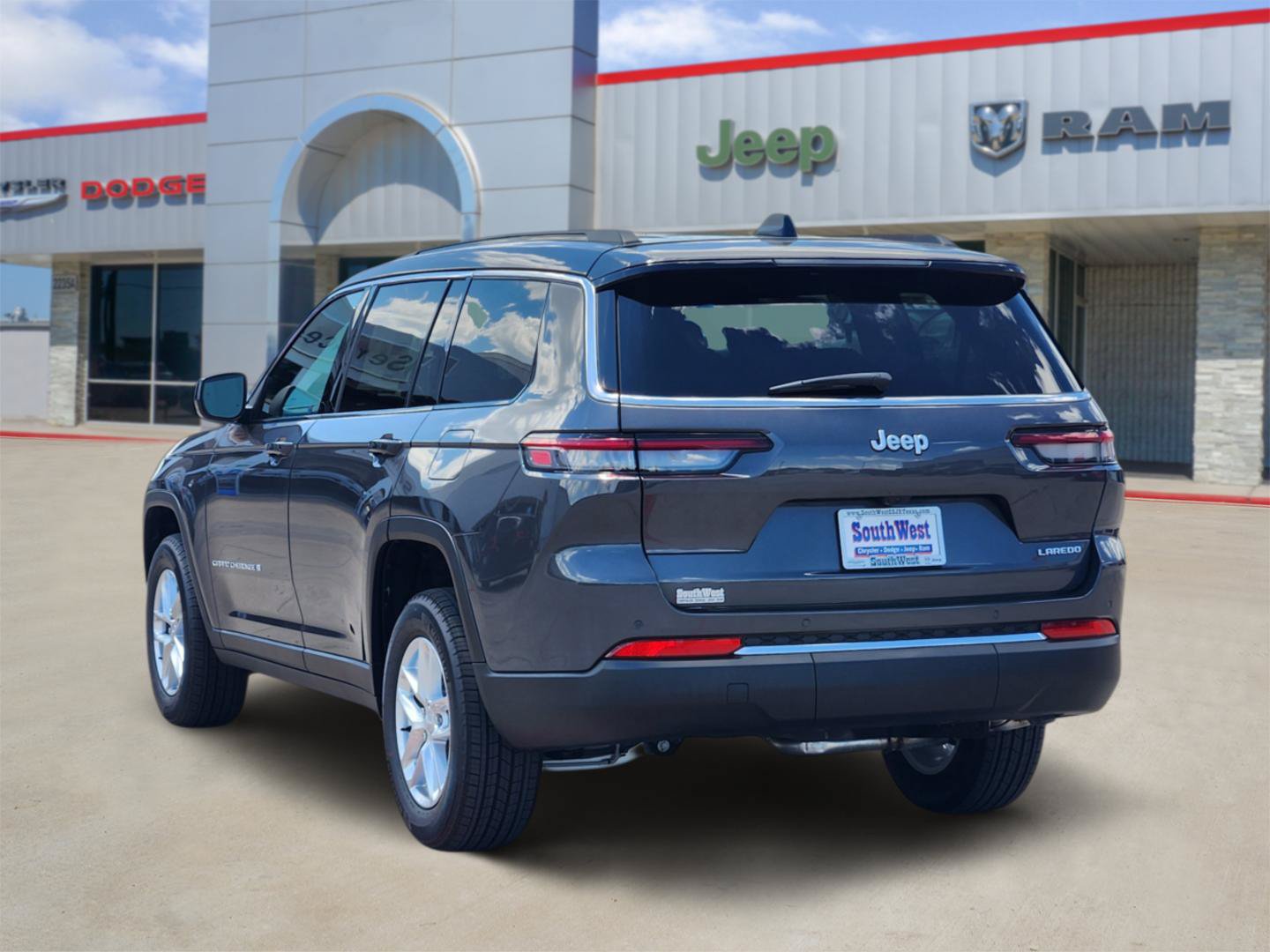New 2026 Jeep Grand Cherokee L Laredo RWD image 4