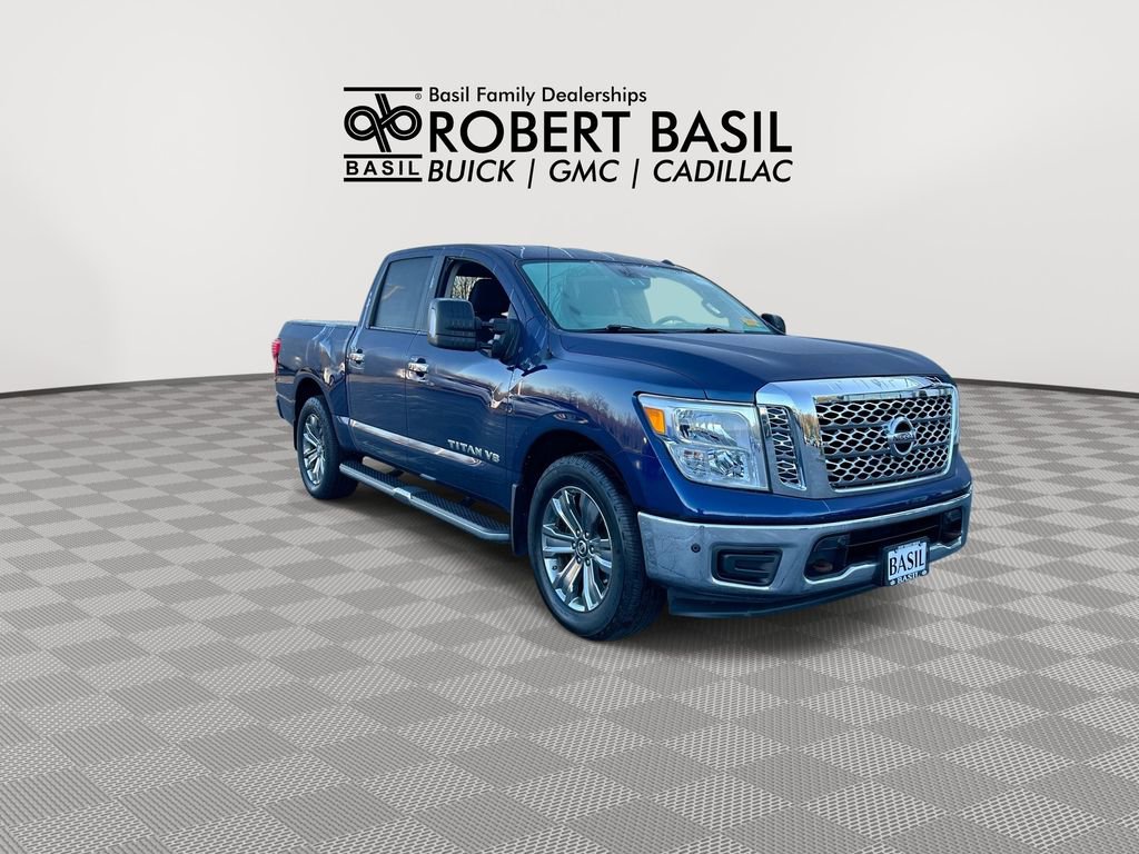 Used 2018 Nissan Titan SV w/ SV Convenience Package AWD/4WD image 2