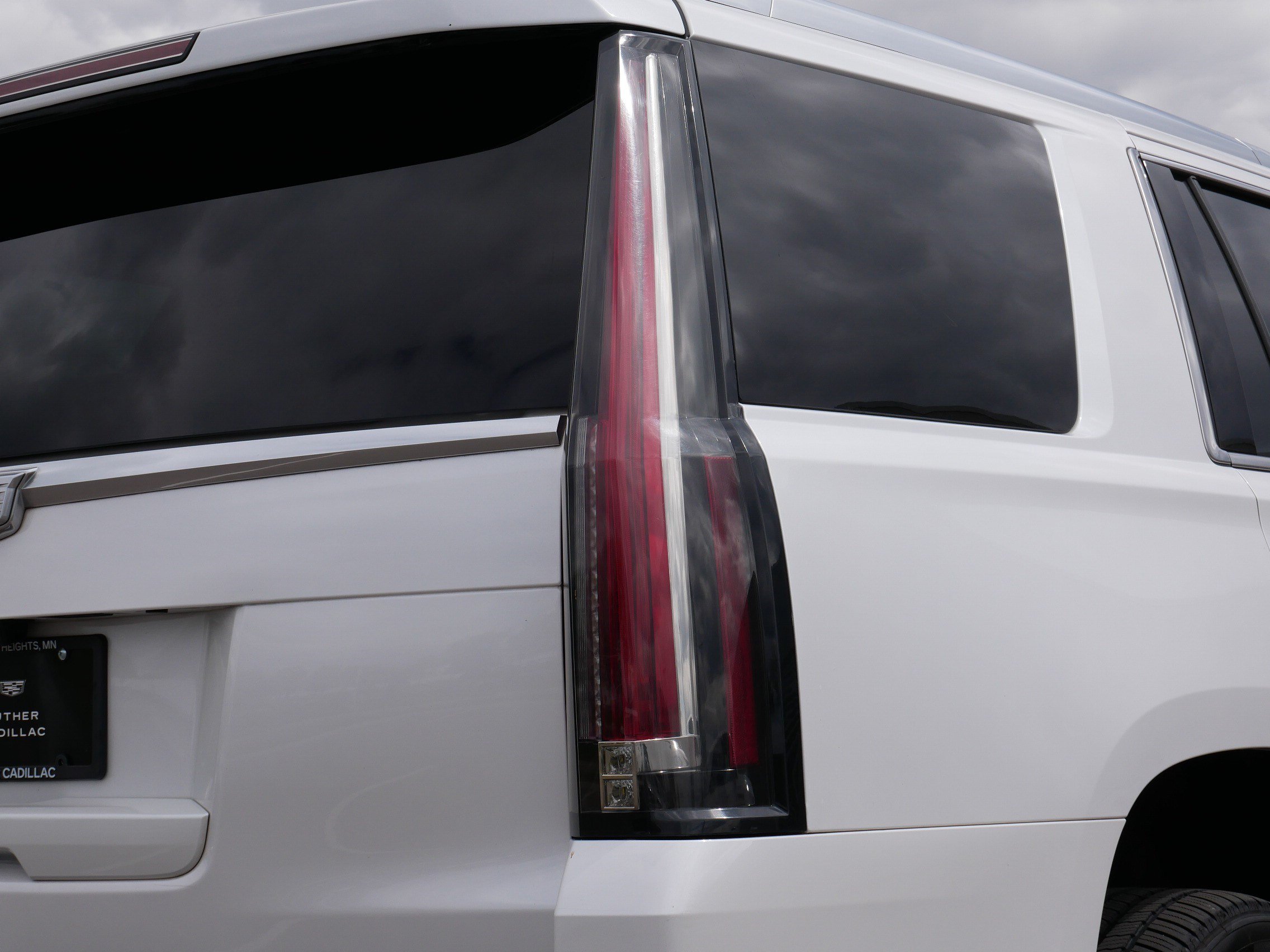 Used 2017 Cadillac Escalade Platinum AWD/4WD image 19