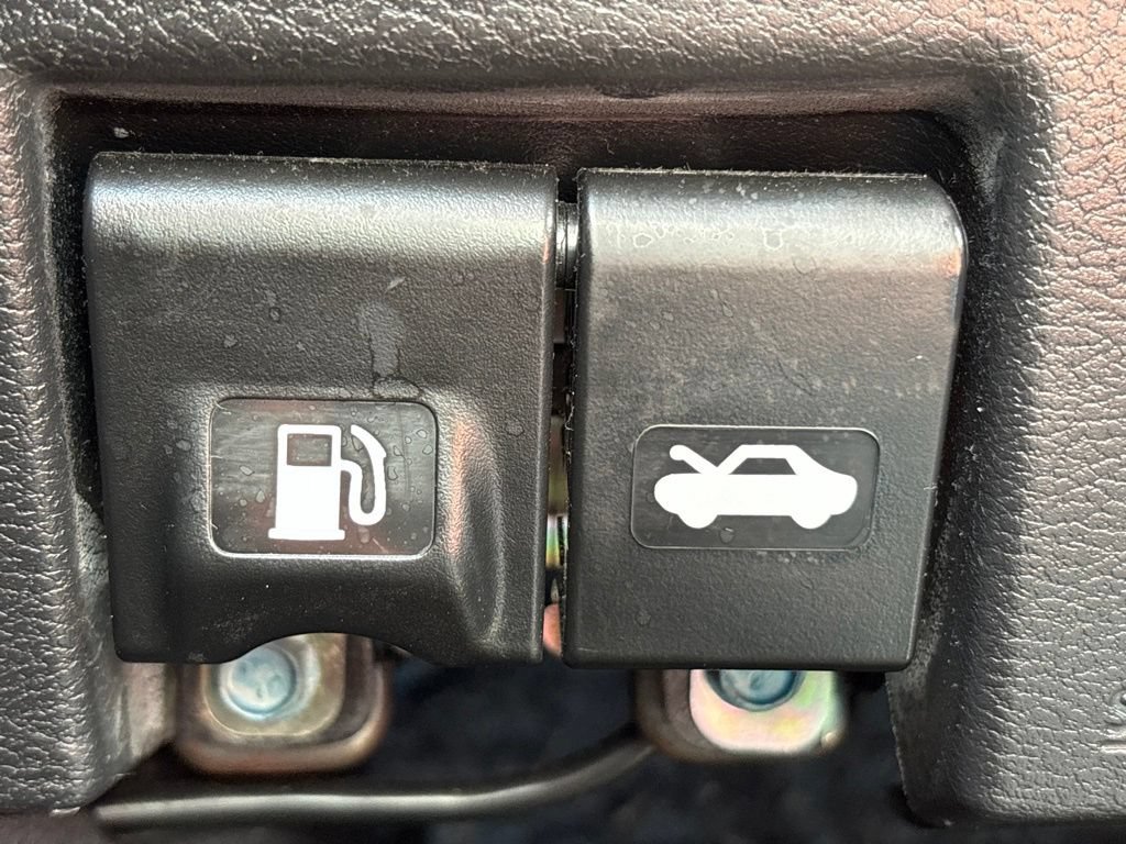 Used 2021 Nissan Kicks SV FWD image 30
