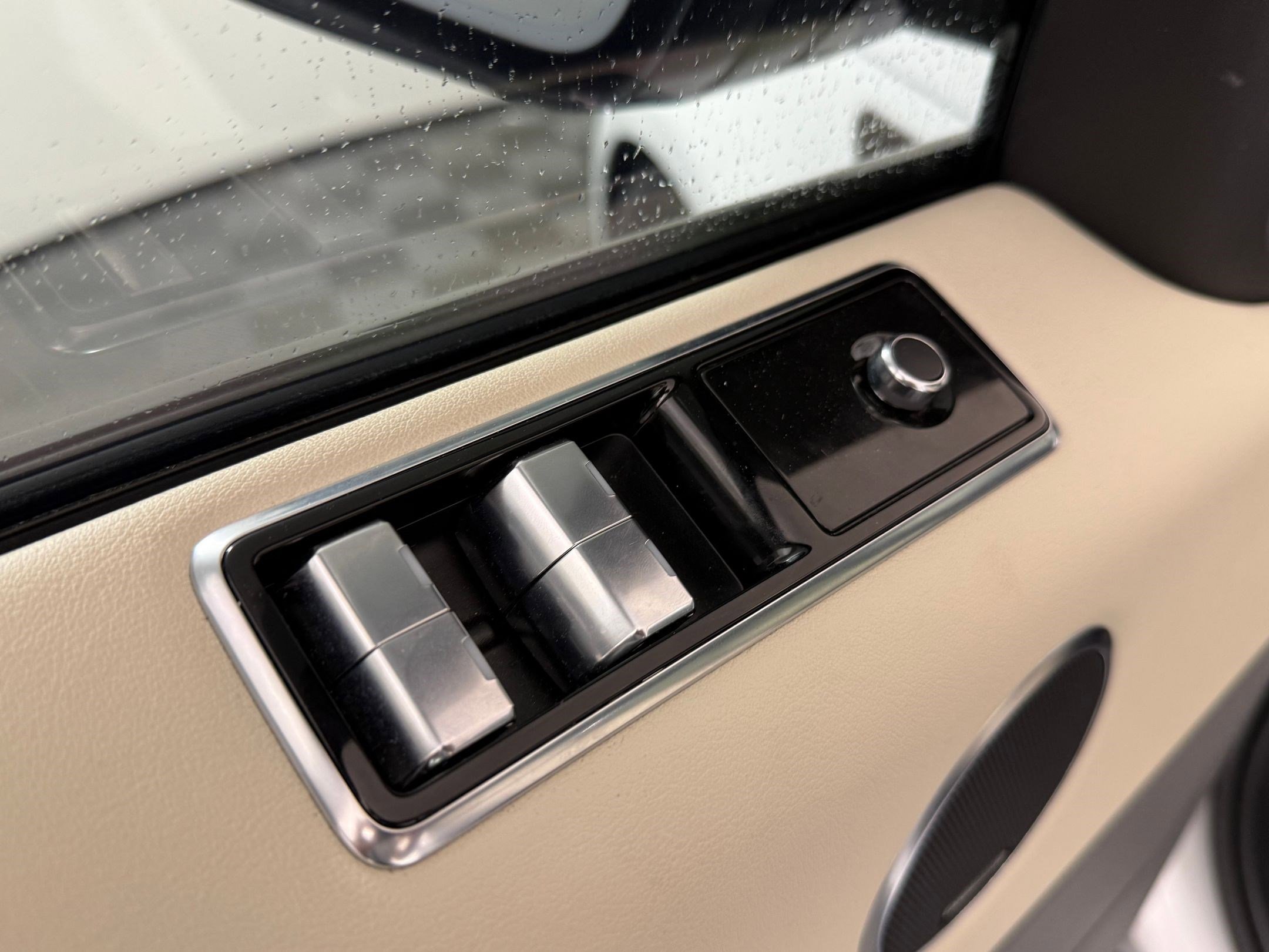 Used 2019 Land Rover Range Rover Sport HSE image 11