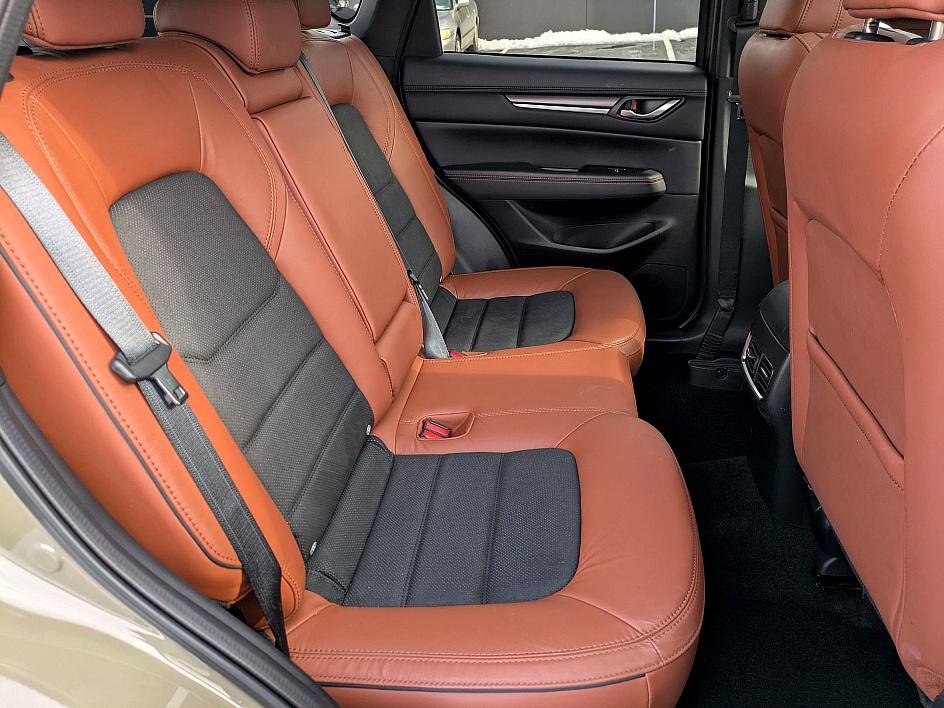 Certified 2024 MAZDA CX-5 Carbon Edition image 29