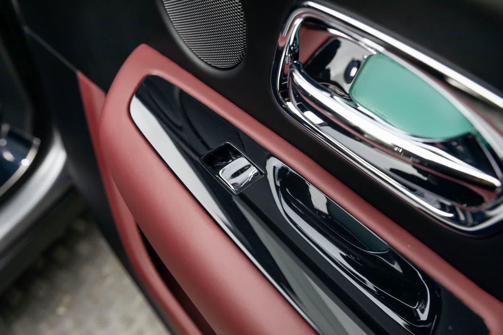 Certified 2022 Rolls-Royce Cullinan AWD/4WD image 37