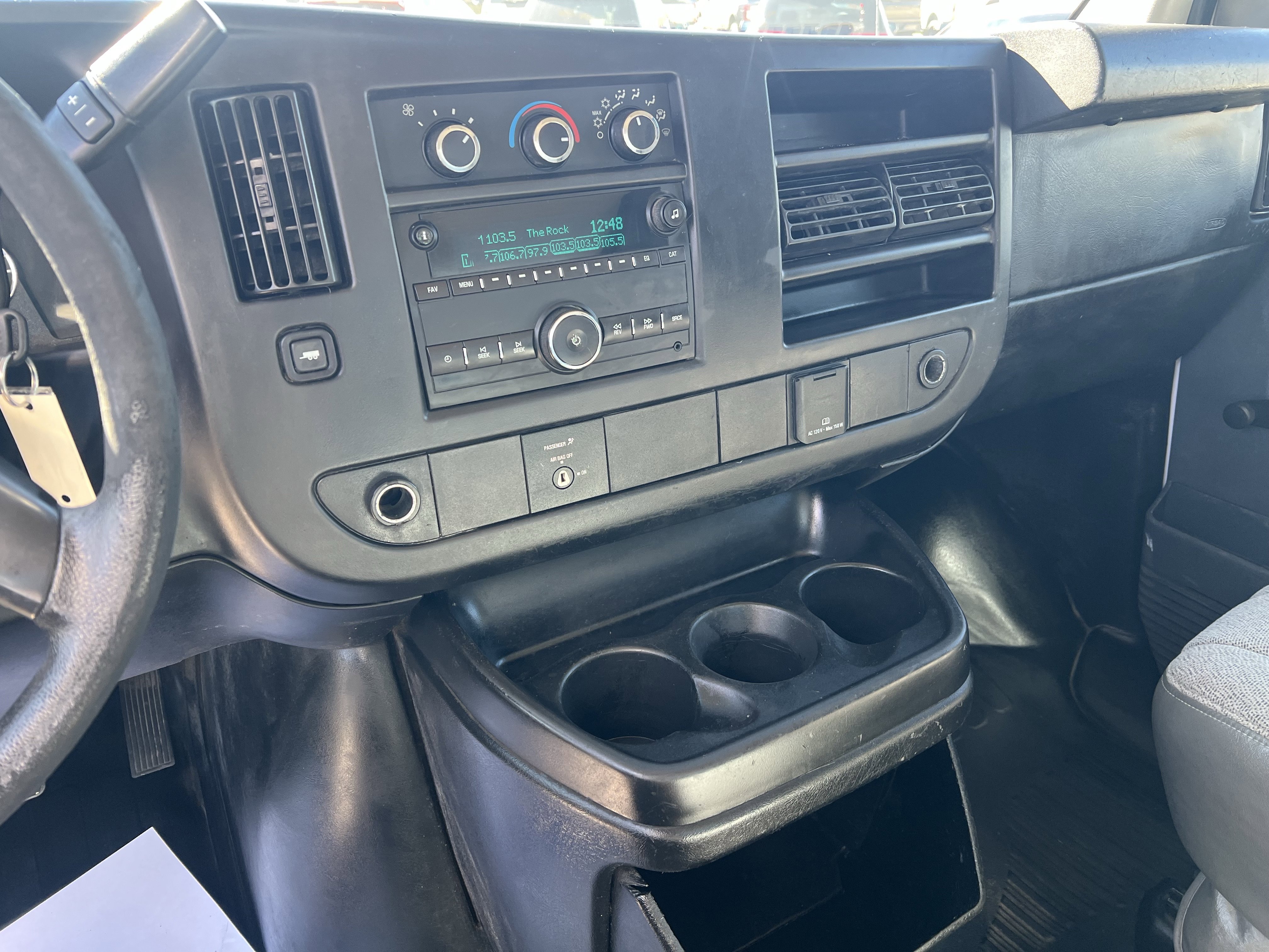 Used 2015 Chevrolet Express 3500 Extended image 16