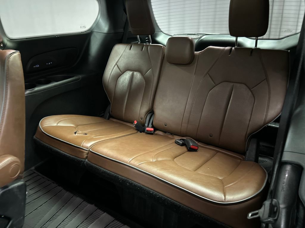 Used 2018 Chrysler Pacifica Limited w/ Tire & Wheel Group image 26