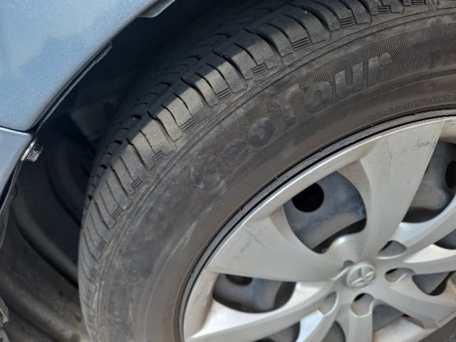 Used 2021 Toyota Corolla LE w/ Carpet Mat Package (TMS) FWD image 2