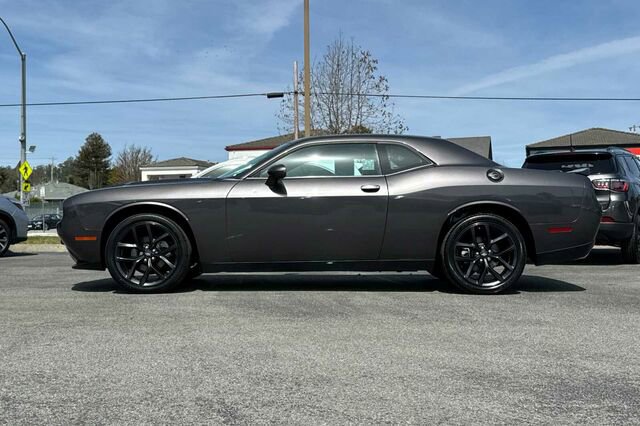 Used 2023 Dodge Challenger SXT w/ Blacktop Package image 7