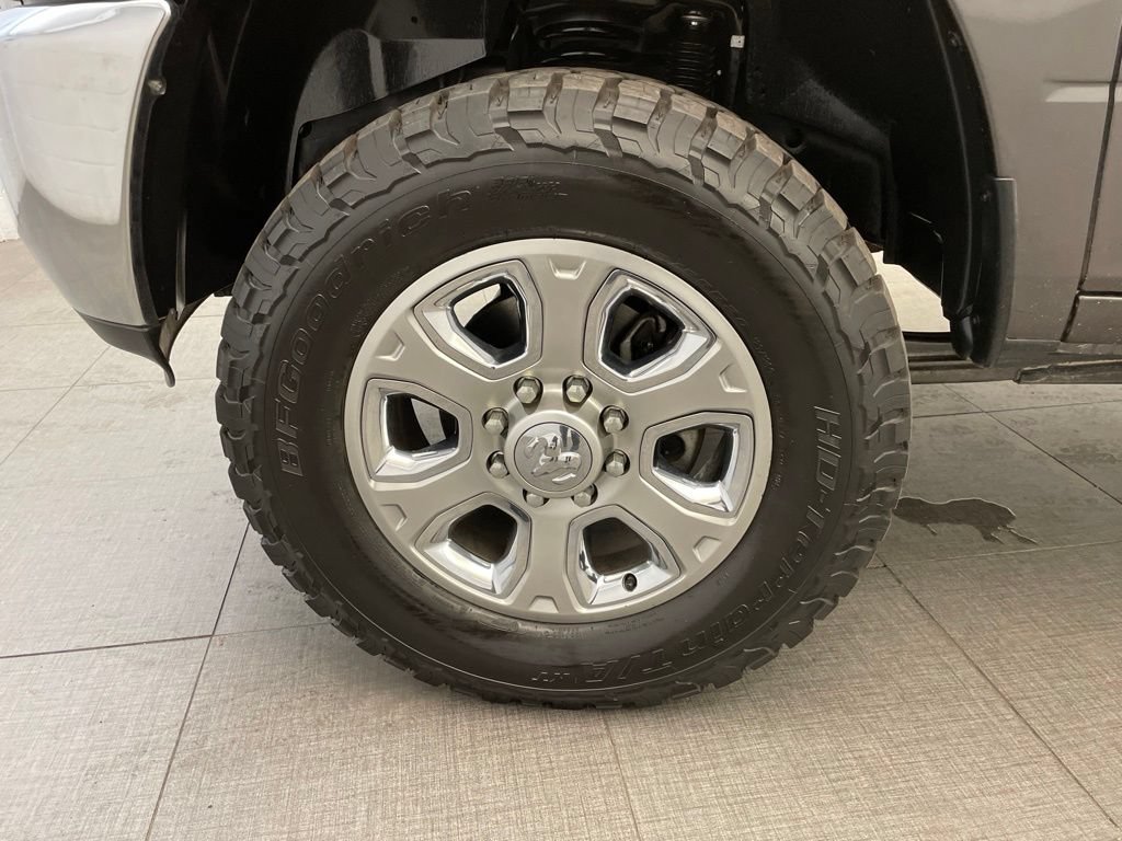 Used 2015 RAM 2500 Tradesman w/ Chrome Appearance Group AWD/4WD image 8