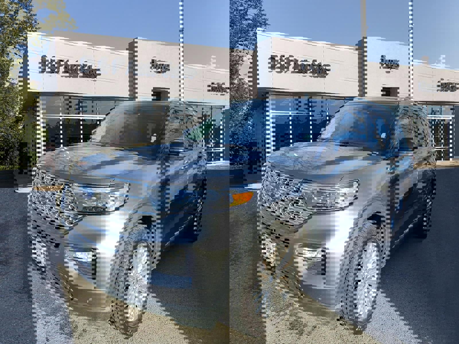 Used 2021 Ford Explorer Limited w/ Equipment Group 301A image 4