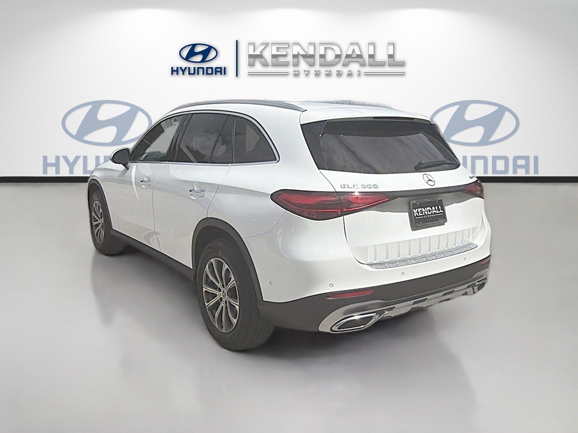 Used 2024 Mercedes-Benz GLC 300 4MATIC image 4