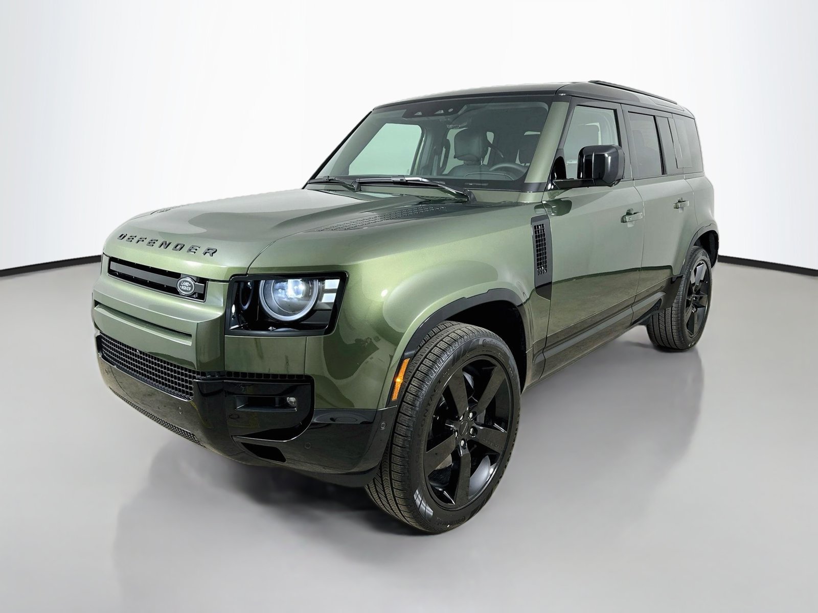 New 2026 Land Rover Defender 110 X-Dynamic SE AWD/4WD image 1
