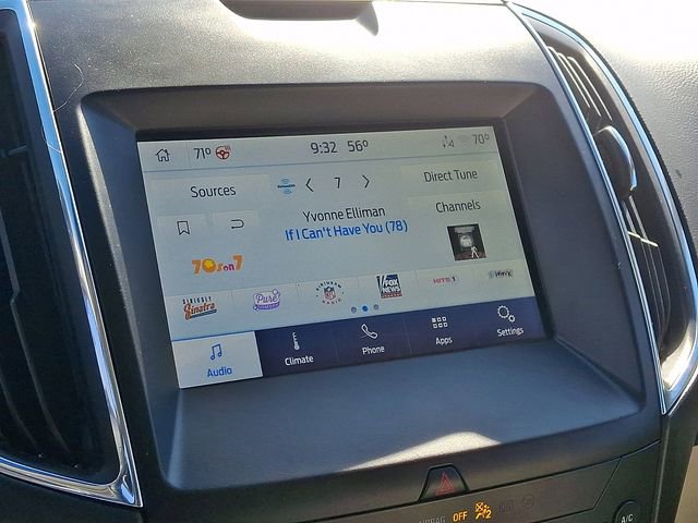 Used 2020 Ford Edge Titanium w/ Class II Trailer Tow Package AWD/4WD image 3