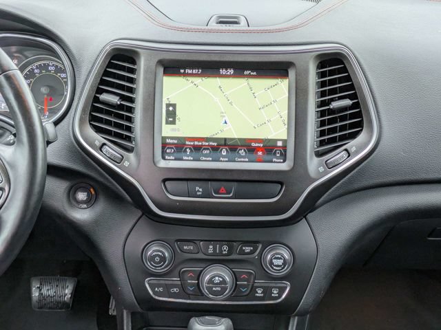 Used 2019 Jeep Cherokee Trailhawk AWD/4WD image 18