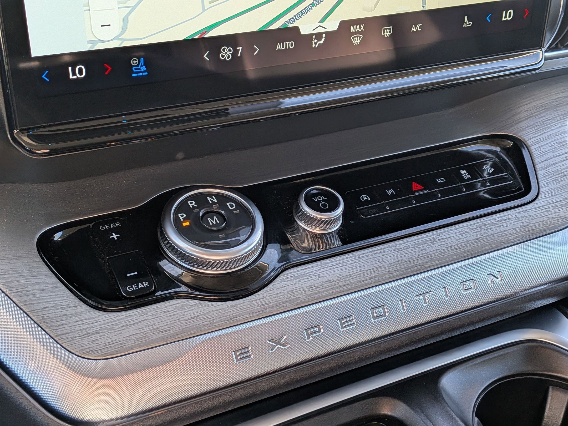 Used 2025 Ford Expedition Max Platinum image 27