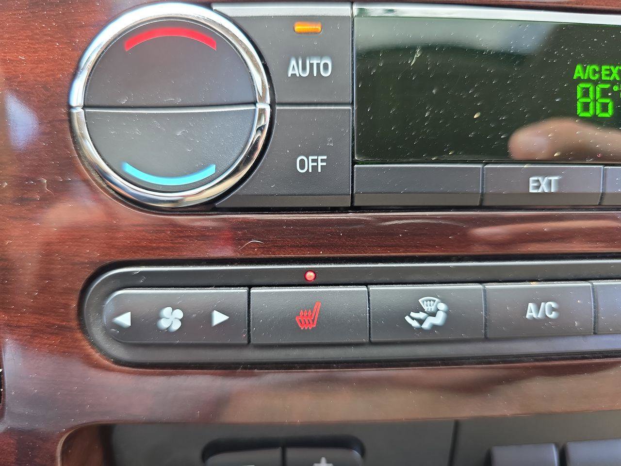 Used 2010 Ford F450 Lariat image 25