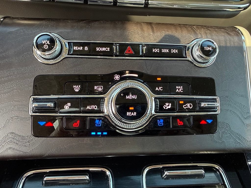 Used 2022 Lincoln Aviator Reserve w/ Equipment Group 201A AWD/4WD image 33