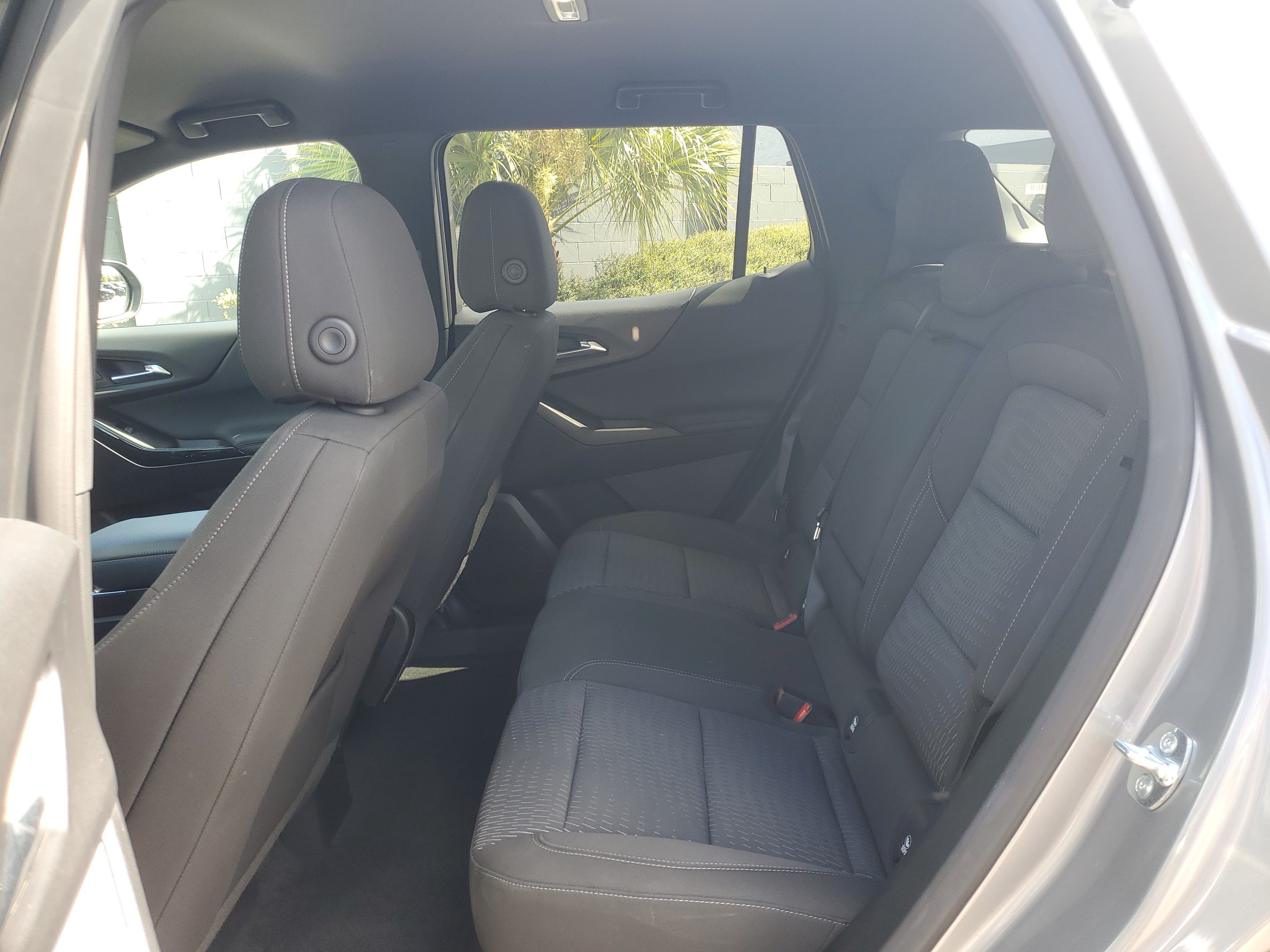 Used 2026 Chevrolet Equinox LT FWD image 9