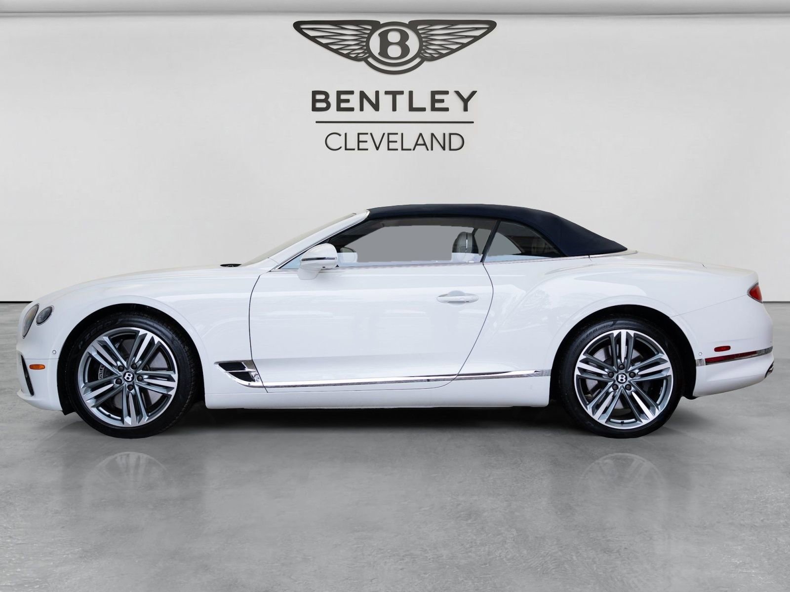 Used 2024 Bentley Continental GT AWD/4WD image 3