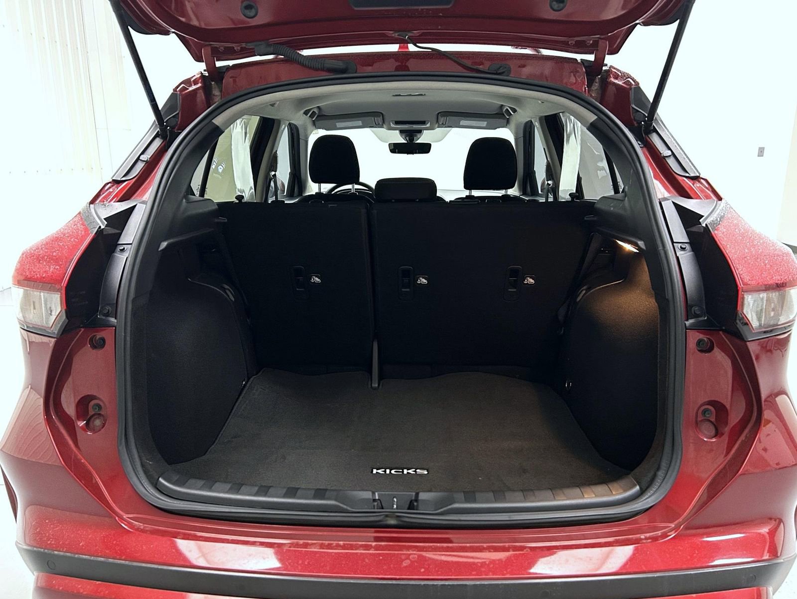 Used 2022 Nissan Kicks SV w/ Interior Electronics Package image 21