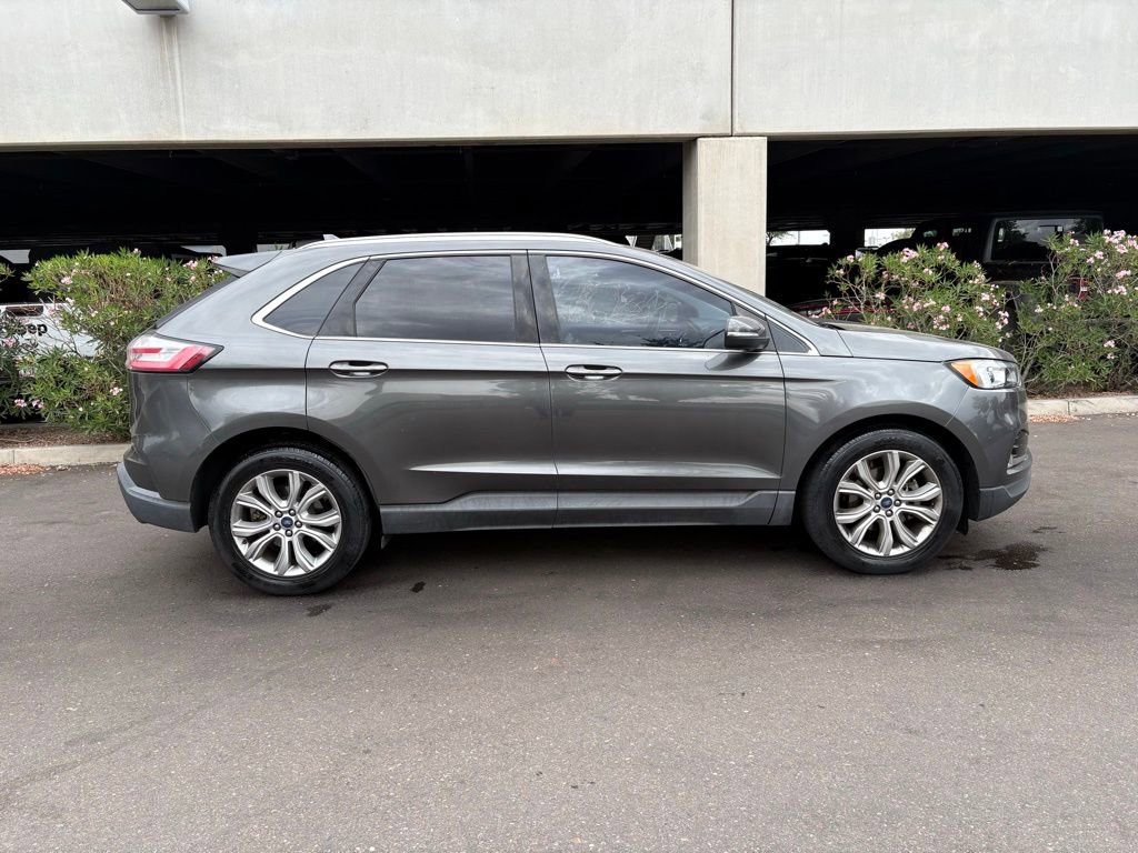 Used 2019 Ford Edge Titanium image 3