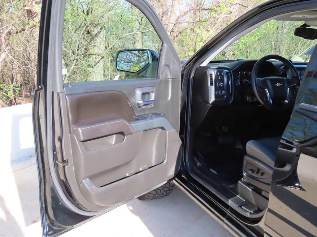 Used 2017 Chevrolet Silverado 1500 LT w/ All Star Edition AWD/4WD image 24