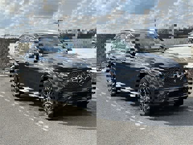 Used 2025 Mercedes-Benz GLC 300 4MATIC image 30