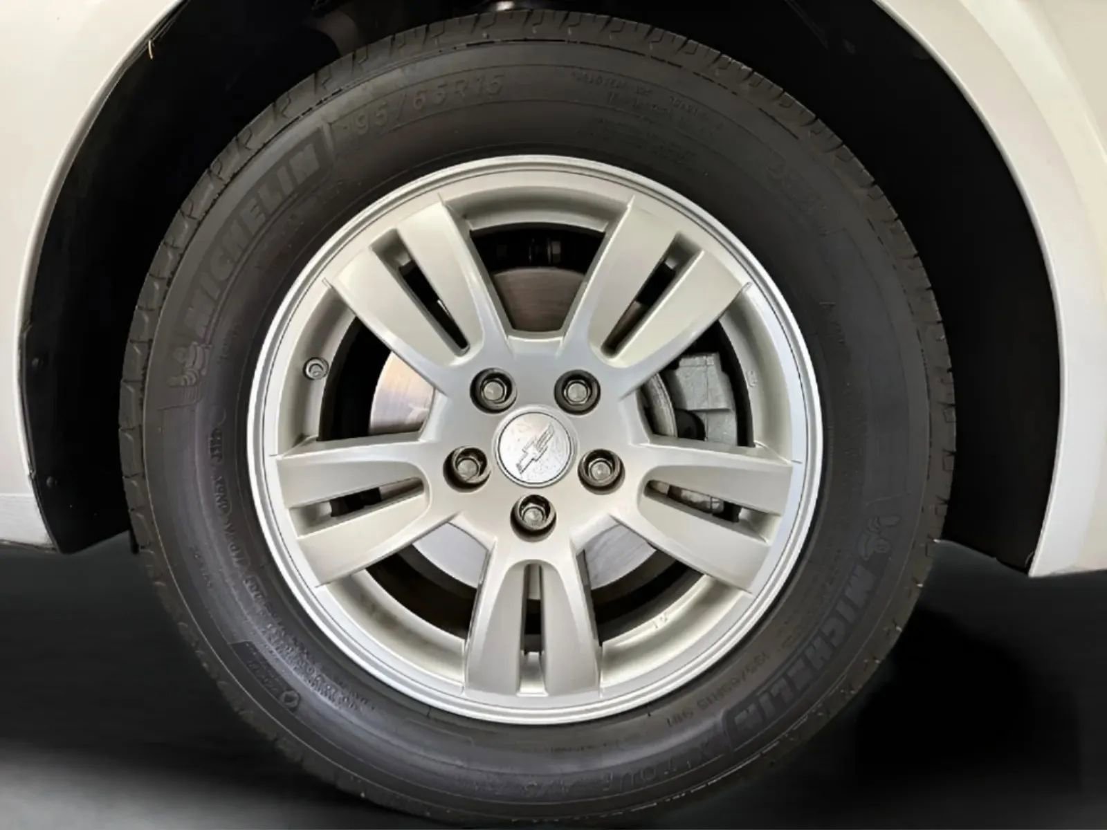 Used 2016 Chevrolet Sonic LT FWD image 26