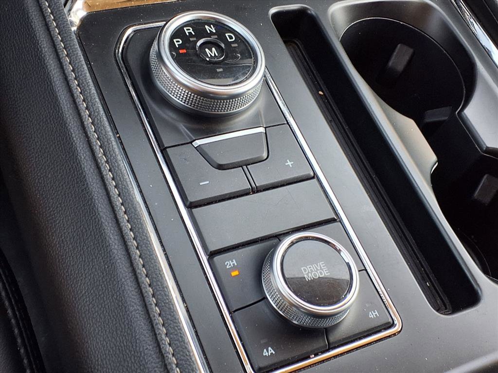 Used 2024 Ford Expedition XLT AWD/4WD image 10