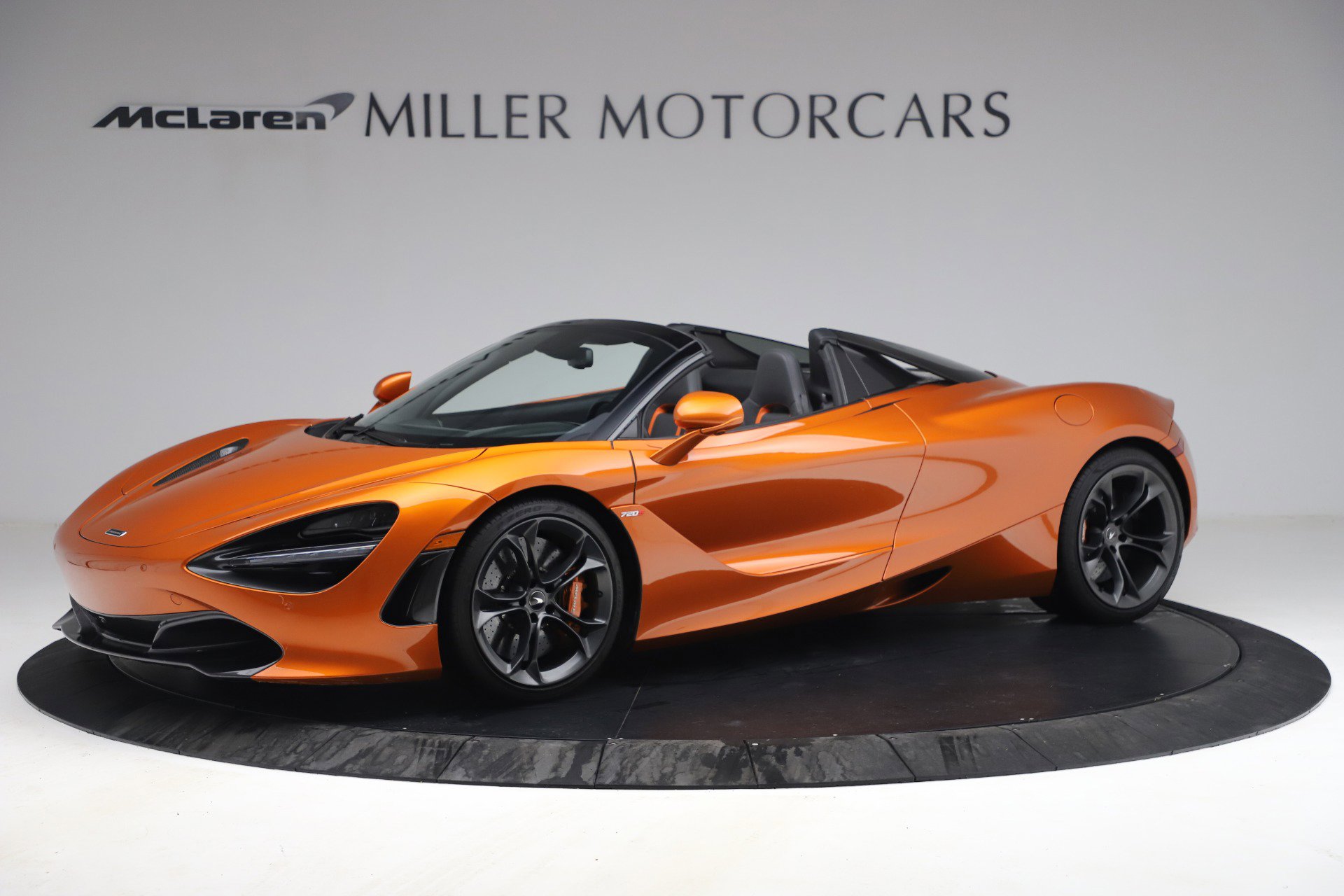 Used 2020 McLaren 720S Spider image 2