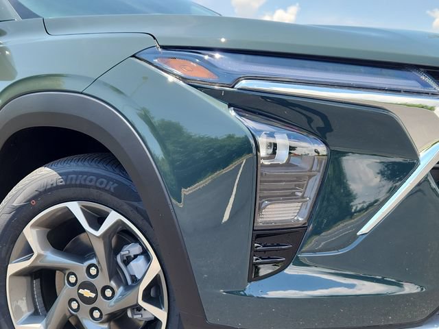 New 2026 Chevrolet Trax LT w/ Sunroof Package FWD image 9