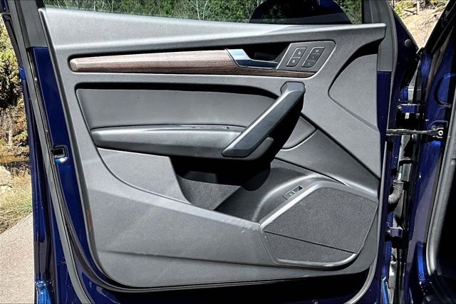 Used 2025 Audi Q5 2.0T Premium w/ Convenience Plus Package image 20