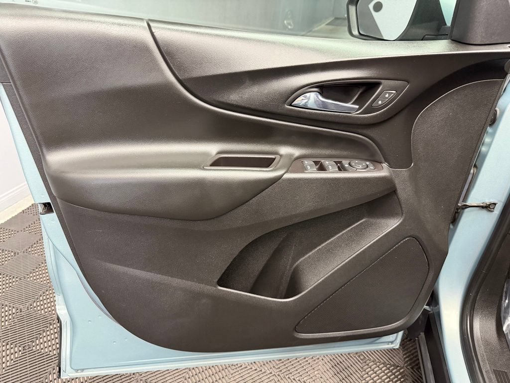 Used 2022 Chevrolet Equinox LT FWD image 36