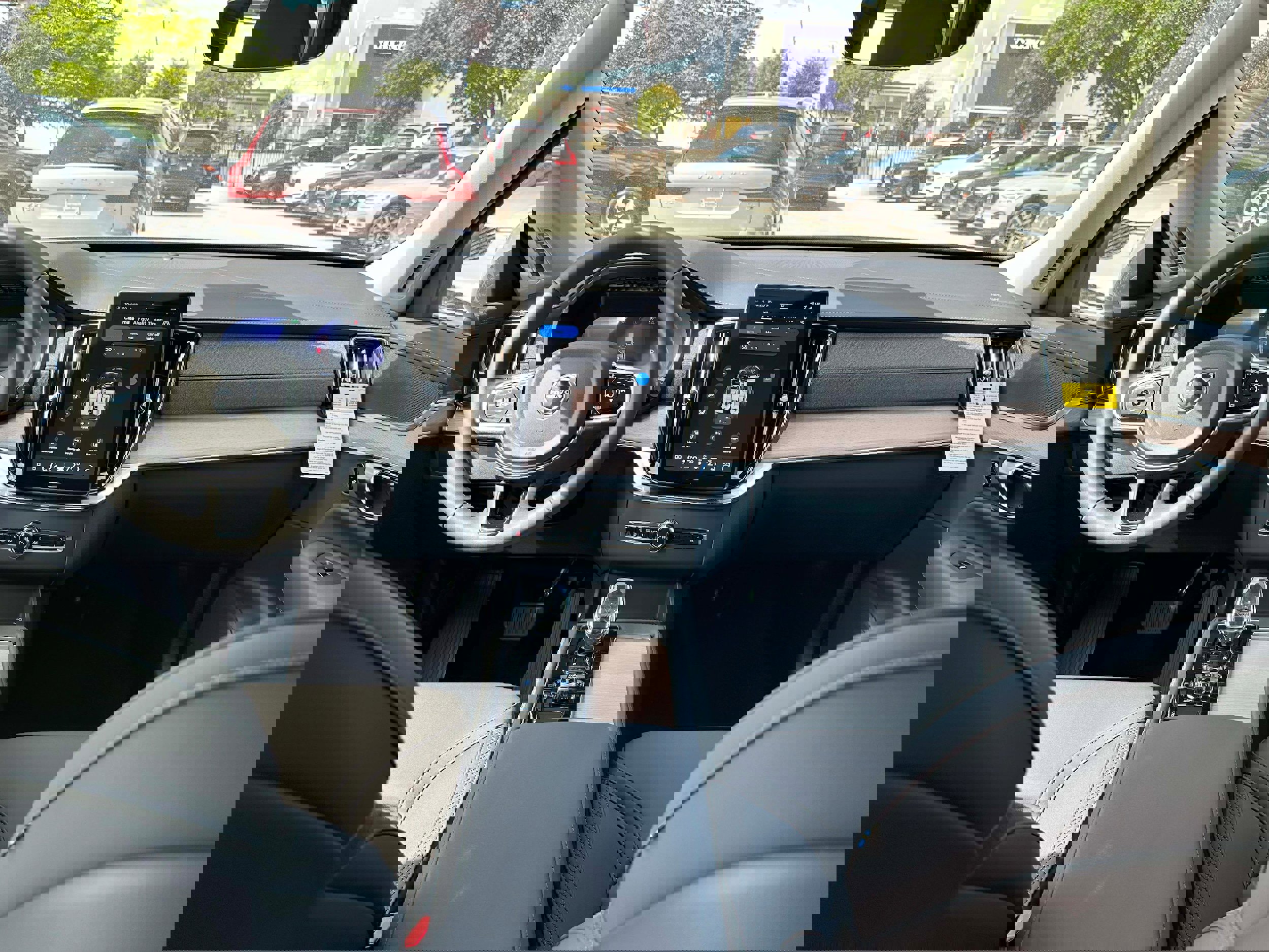 New 2026 Volvo XC90 B6 Core image 19