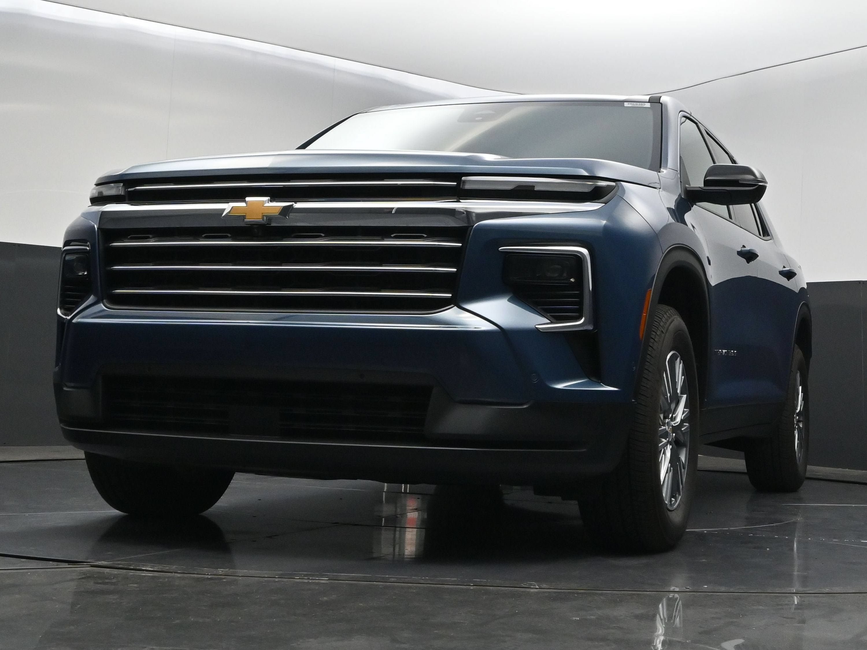 Certified 2026 Chevrolet Traverse LT w/ Enhanced Driving Package FWD image 45