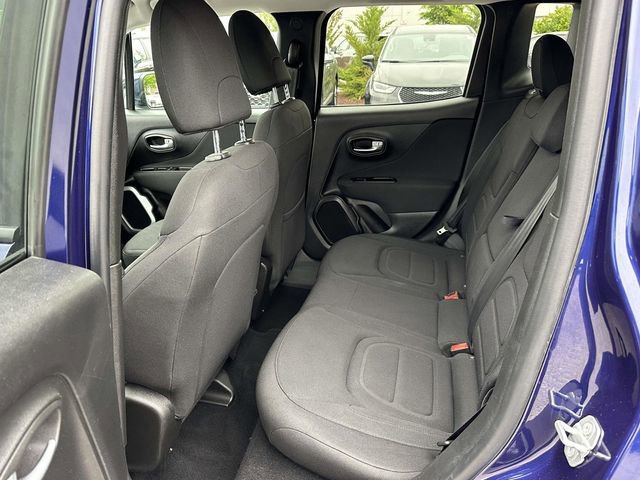 Used 2020 Jeep Renegade Latitude w/ Popular Equipment Group AWD/4WD image 19