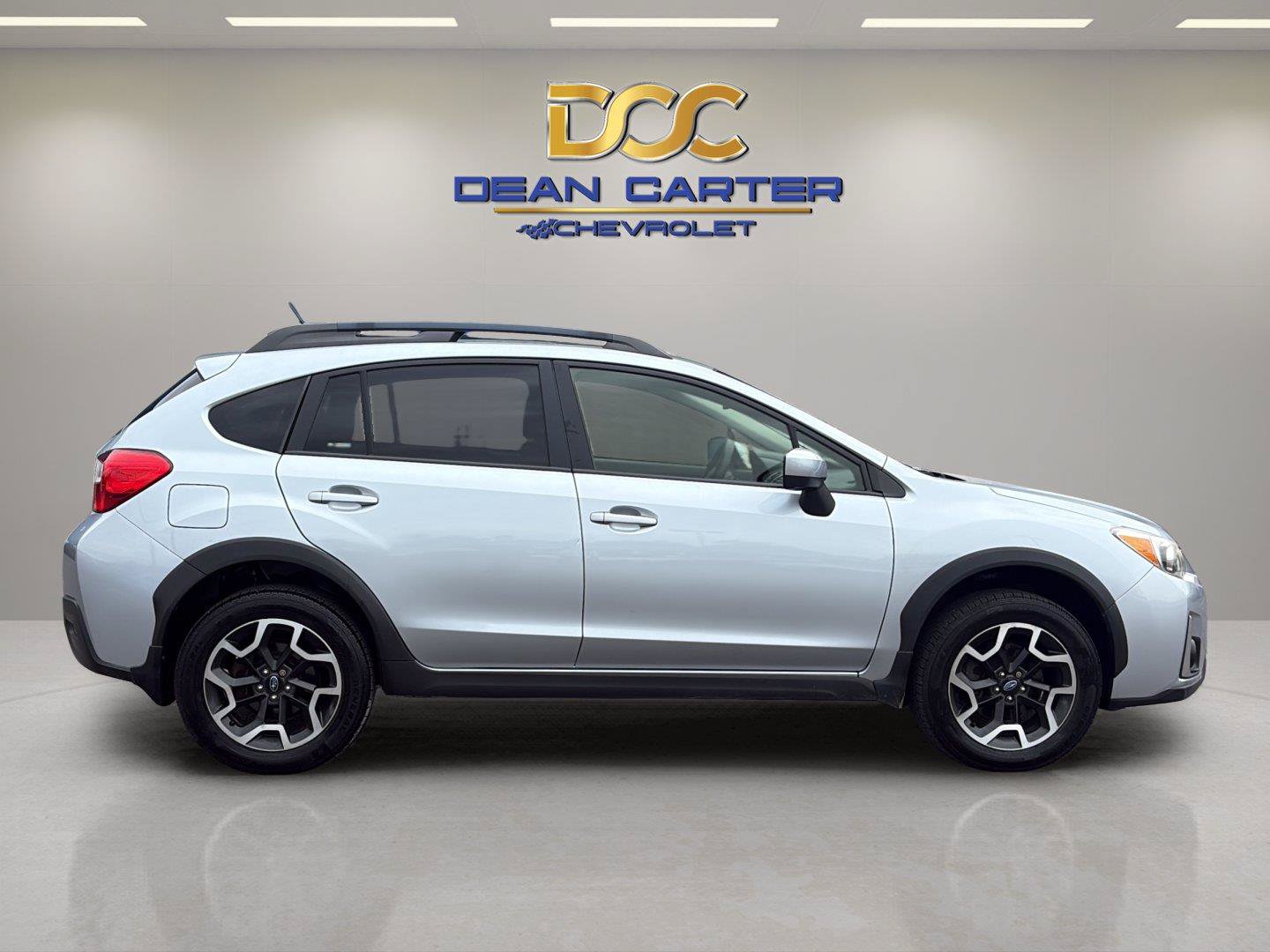 Used 2017 Subaru Crosstrek 2.0i Premium w/ Moonroof Package AWD/4WD image 6
