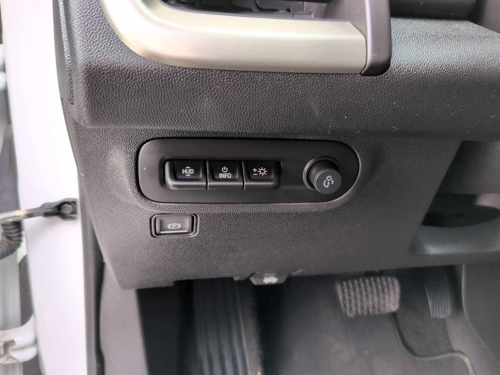 Used 2024 GMC Terrain Denali image 18