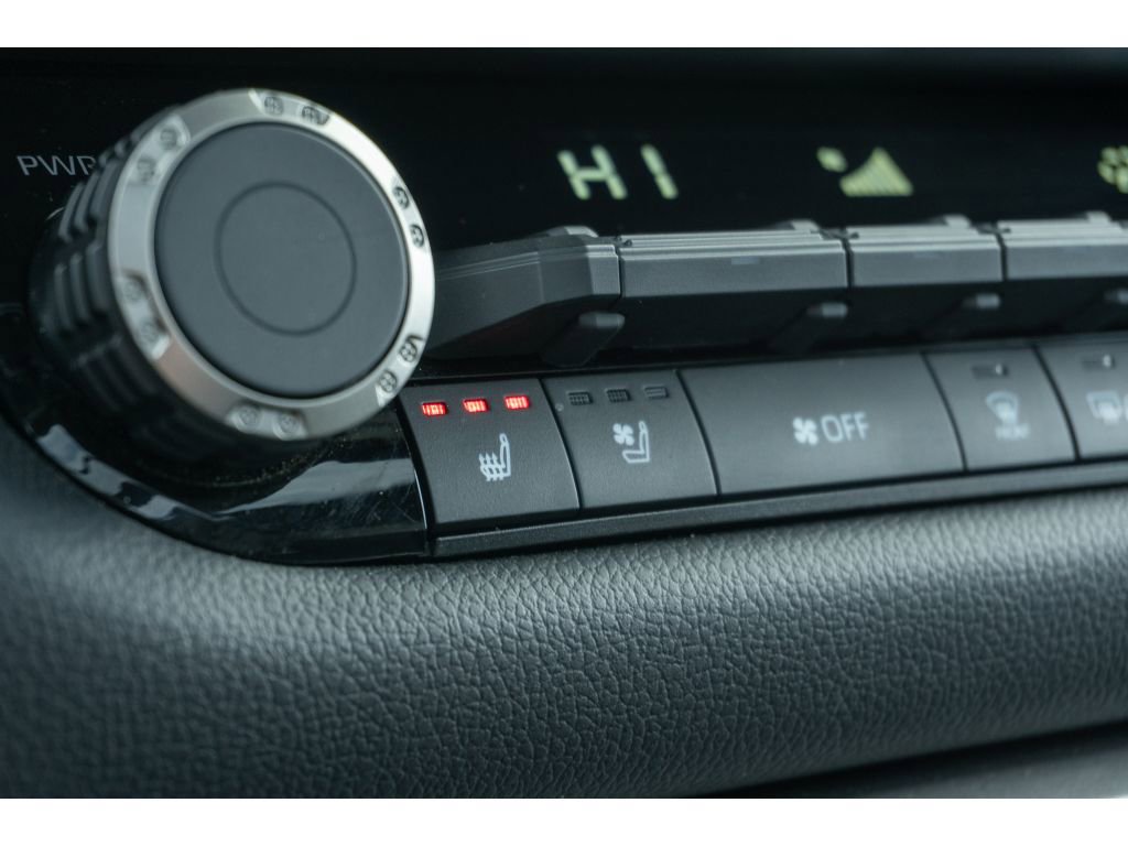 Used 2025 Toyota Tundra Limited image 24