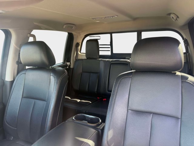 Used 2017 Nissan Titan SL w/ Chrome Package AWD/4WD image 16