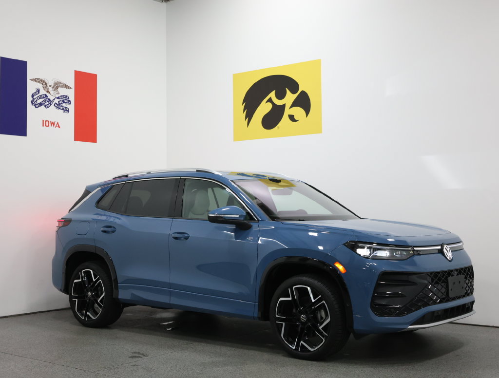 Used 2025 Volkswagen Tiguan SEL R-Line