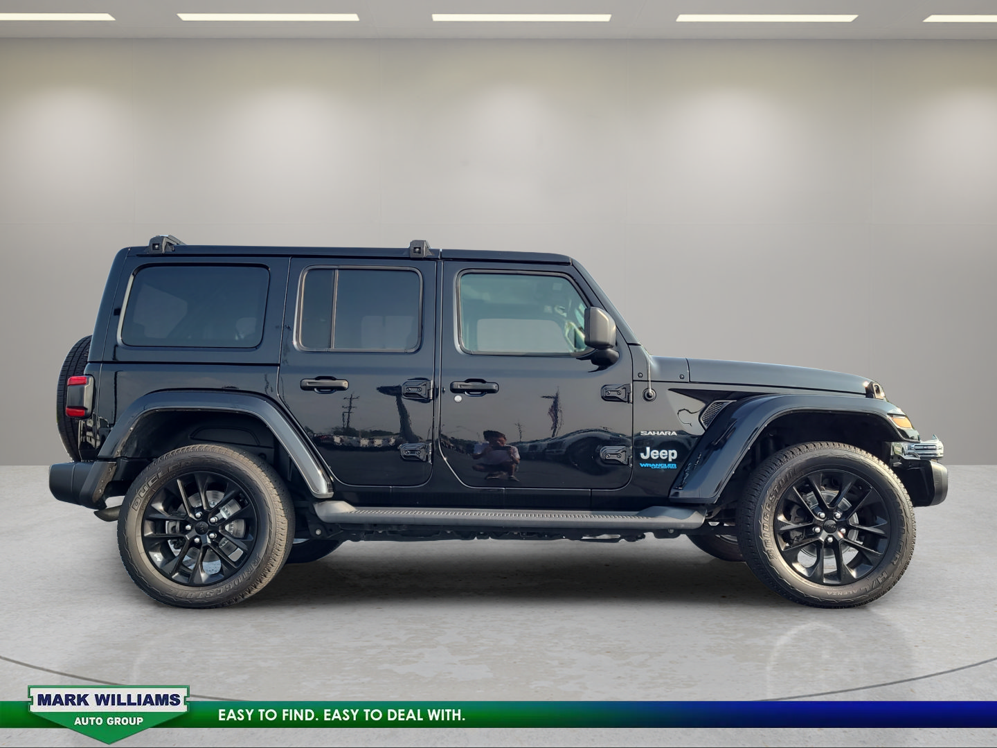 Used 2021 Jeep Wrangler Unlimited Sahara w/ Cold Weather Group AWD/4WD image 30