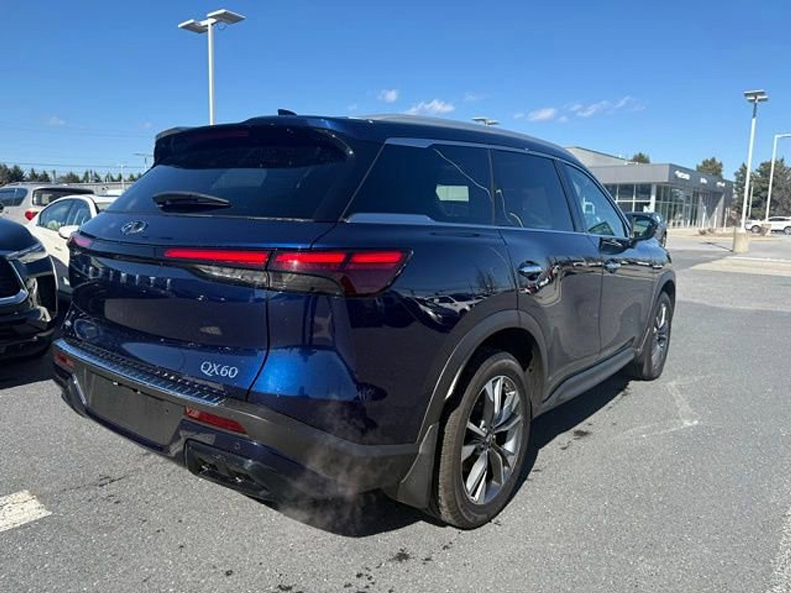 Used 2025 INFINITI QX60 Luxe w/ Lighting Package (N94) image 13