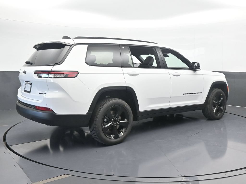 Used 2025 Jeep Grand Cherokee L Limited w/ Black Appearance Package AWD/4WD image 6